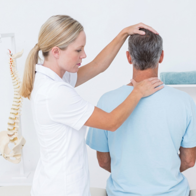 Cos'è la Tech Neck e come influisce sul dolore cervicale?